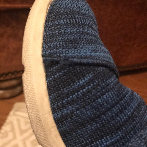 Toms tennis shoes - Picture 8 of 8